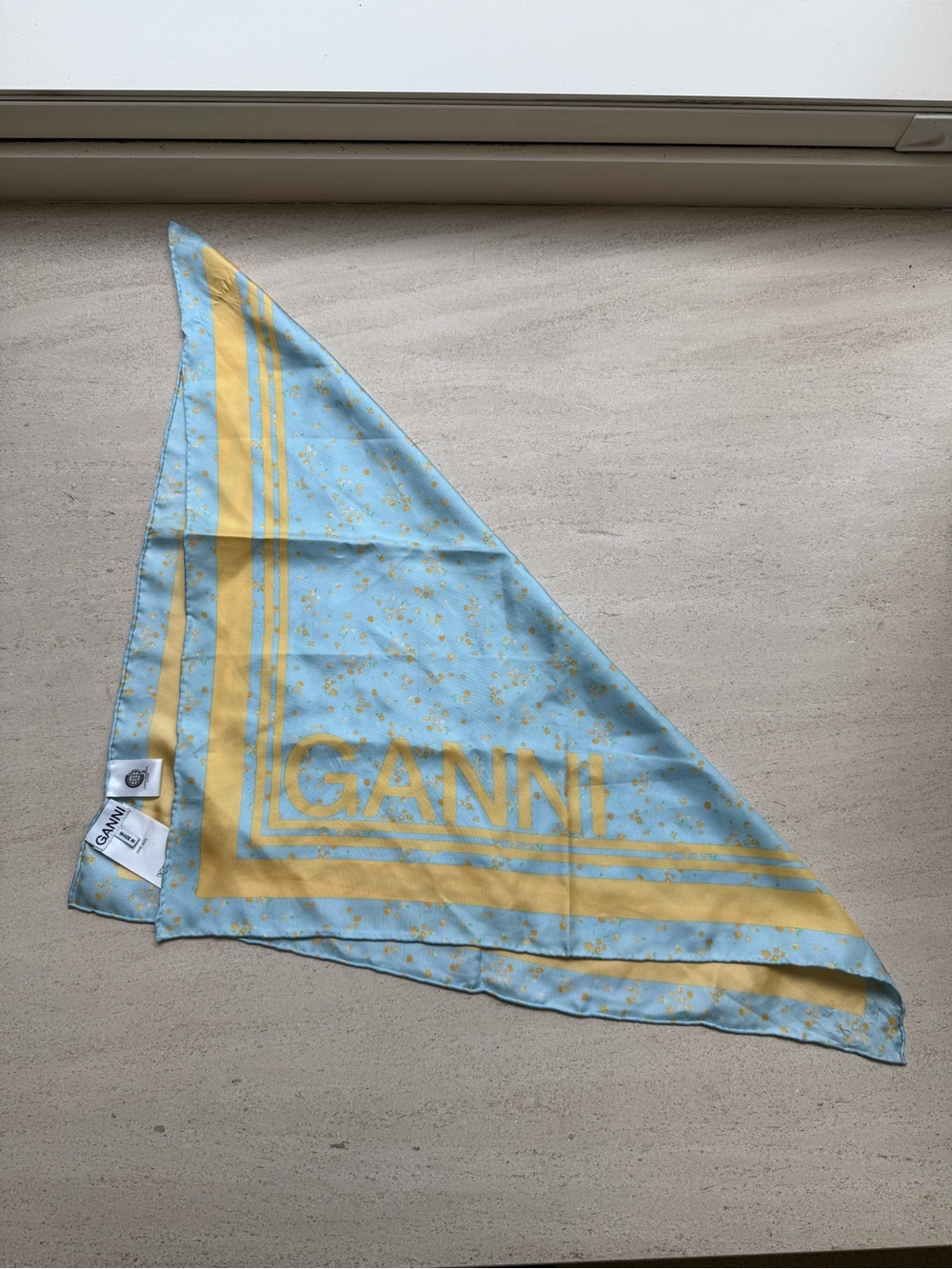 Ganni Blue Yellow Silk Satin Twill Square Scarf Floral Bandana Headwrap Neck Tie - Picture 2 of 5